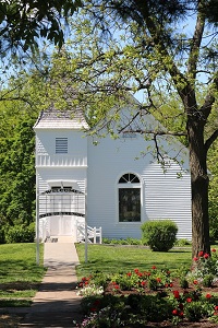 exterior of the little white chapel