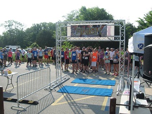 people waiting for race to start