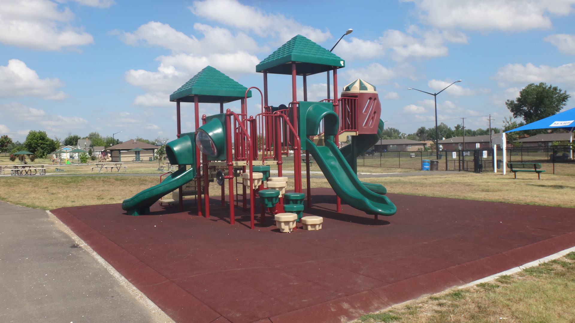 playground equipment with slides 